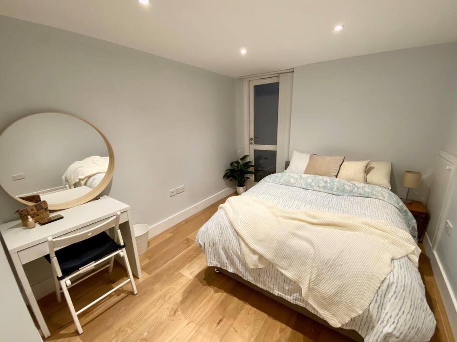 2Bdr Modern Apartment In Hammersmith West London Exterior photo